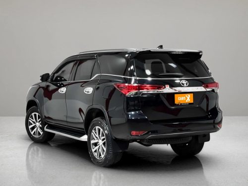 2021-toyota-fortuner-2-4-v-1a0007v-slide-thumbnail-3
