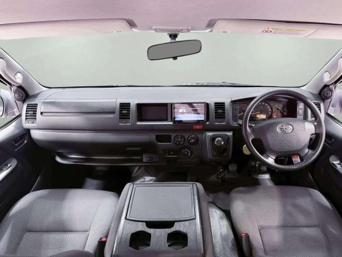 2017-toyota-commuter-3-0-d4d-1p2484v-slide-thumbnail-4
