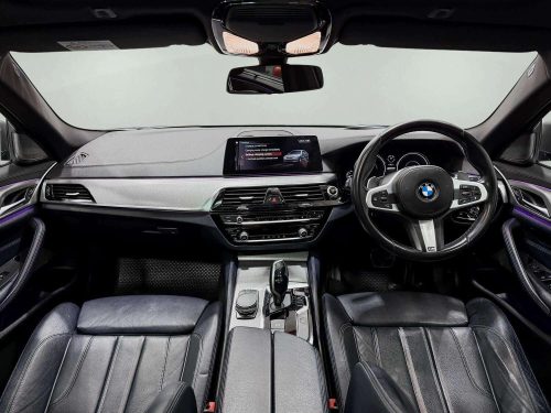 2018-bmw-530e-2-0-m-sport-1p2549-slide-thumbnail-7