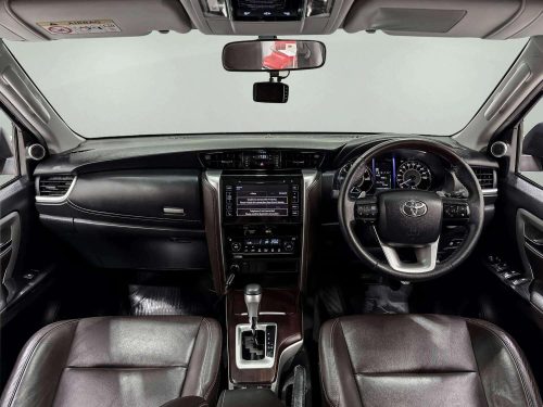 2021-toyota-fortuner-2-4-v-1a0007v-slide-thumbnail-4