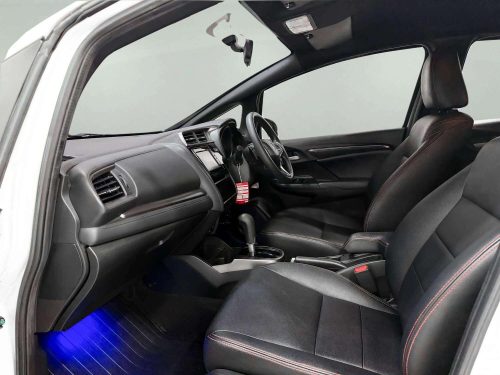 2019-honda-jazz-1-5-rs-1s1256v-slide-thumbnail-4