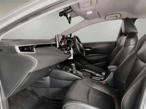 2020-toyota-corolla-altis-1-6-g-1c0036-slide-thumbnail-6