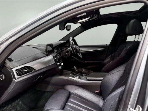2018-bmw-530e-2-0-m-sport-1p2549-slide-thumbnail-8