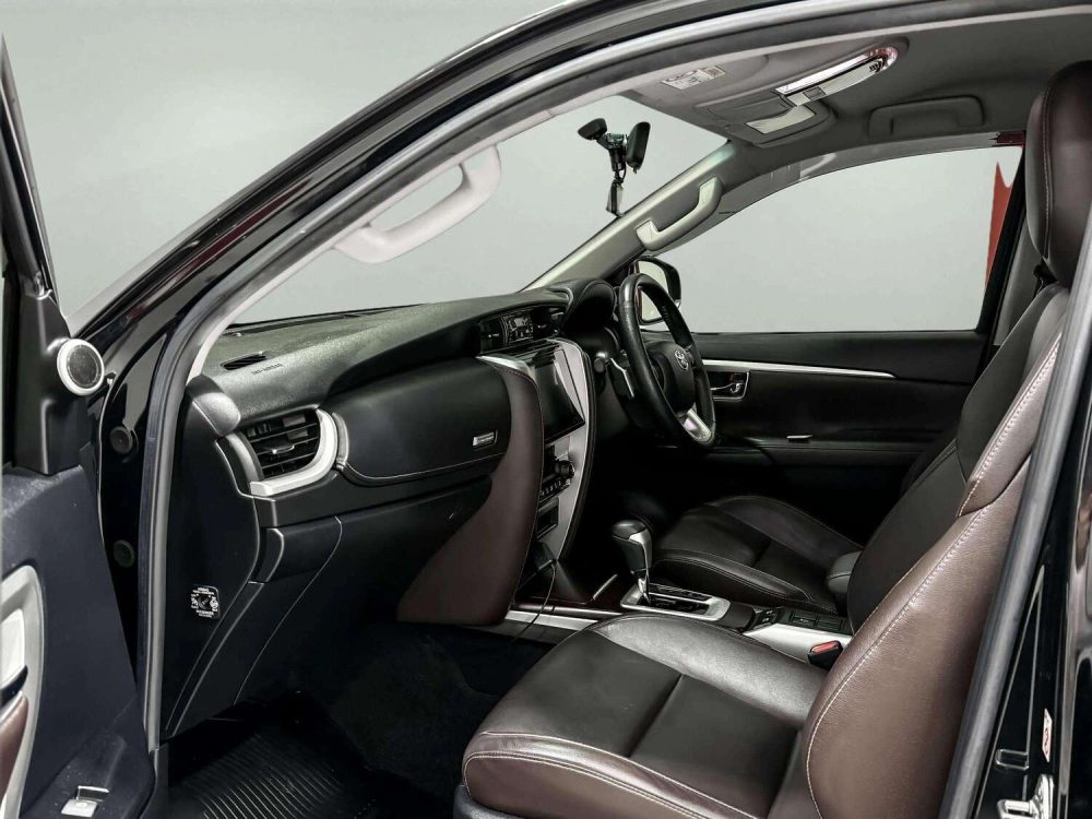 2021 TOYOTA FORTUNER 2.4 V [1A0007V] - 6