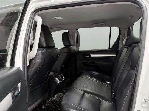 2020-toyota-hilux-revo-2-4-high-prerunner-1p2539-slide-thumbnail-7