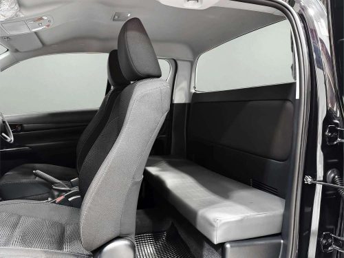 2020-toyota-hilux-revo-smartcab-1c0022-slide-thumbnail-6