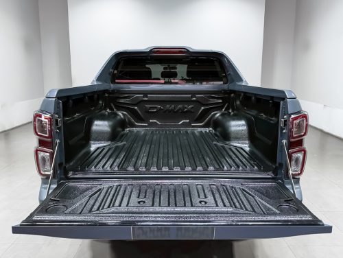 d-max-1-9-x-series-hi-lander-cab-4-1n0042-slide-thumbnail-7