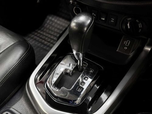 2021-nissan-navara-2-3-vl-4wd-1p2544-slide-thumbnail-7