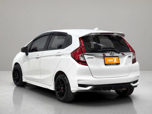 2019-honda-jazz-1-5-rs-1s1256v-slide-thumbnail-8