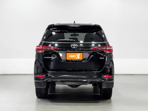 2021-toyota-fortuner-2-4-legender-1p2557v-slide-thumbnail-8
