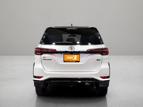 2021-toyota-fortuner-2-4-legender-4wd-1d0021v-slide-thumbnail-1