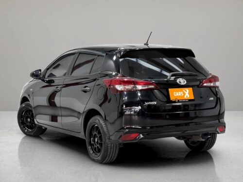 2019-toyota-yaris-1-2-j-1t0010-slide-thumbnail-2
