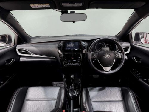 2020-toyota-yaris-1-2-high-cross-1t0016v-slide-thumbnail-3
