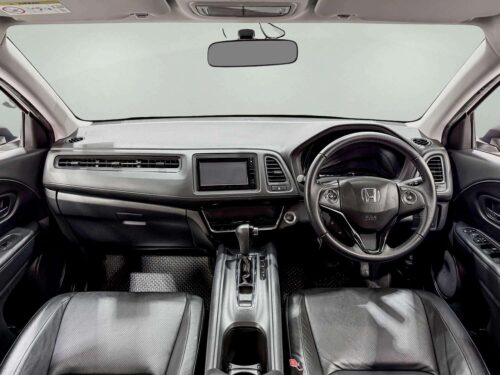 honda-hr-v-1-8-e-1a0001v-slide-thumbnail-3