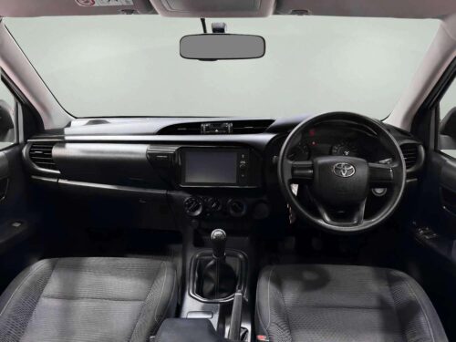 toyota-hilux-revo-2-4-z-edition-entry-1c0018-slide-thumbnail-3