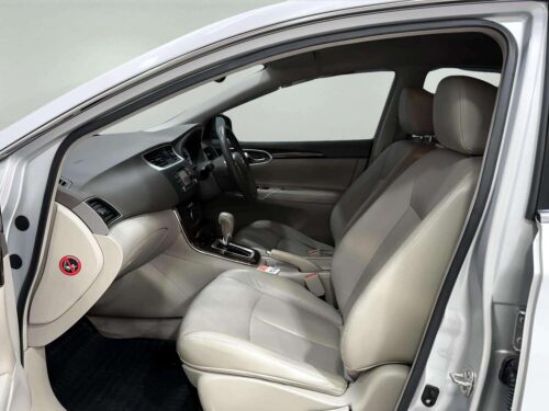 2013-nissan-sylphy-1-8-v-1a0017-slide-thumbnail-4
