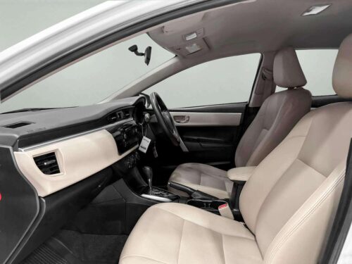 toyota-corolla-altis-1-8-e-1p2595-slide-thumbnail-4