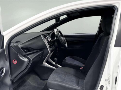 2018-toyota-yaris-1-2-j-1a0022-slide-thumbnail-4