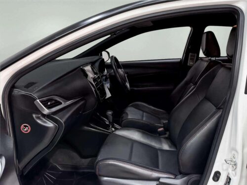 2020-toyota-yaris-1-2-high-cross-1t0016v-slide-thumbnail-4