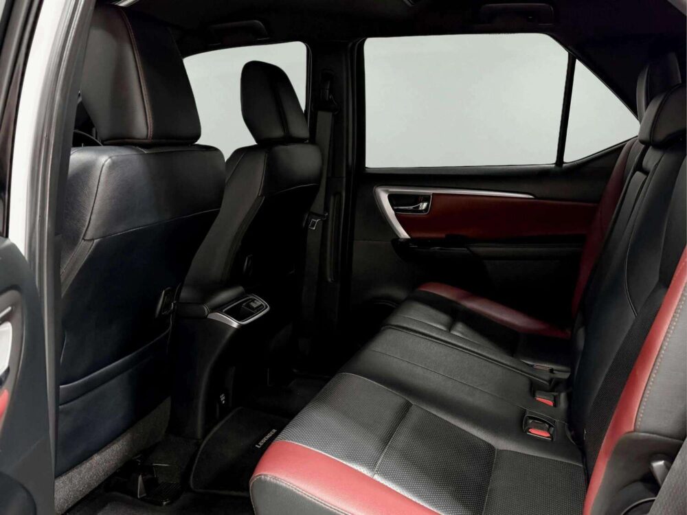 2021 TOYOTA FORTUNER 2.4 LEGENDER 4WD [1D0021V] - 6