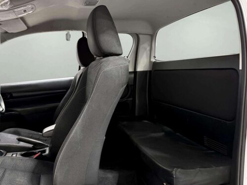 2021-toyota-hilux-revo-2-4-z-edition-entry-1p2553-slide-thumbnail-5