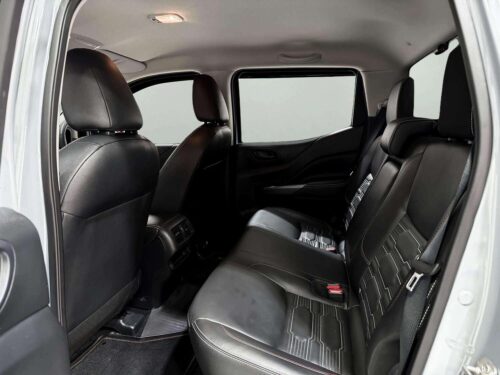 2021-nissan-navara-2-3-pro-4x-4wd-1d0029v-slide-thumbnail-5
