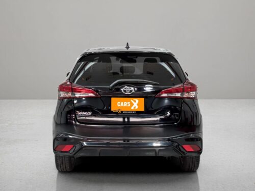 2020-toyota-yaris-1-2-sport-premium-1s1303-slide-thumbnail-2
