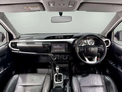 2022-toyota-hilux-revo-2-4-z-edition-mid-1c0062-slide-thumbnail-4