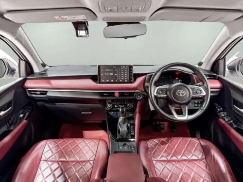 2023-toyota-yaris-ativ-1-2-premium-luxury-1c0063-slide-thumbnail-4