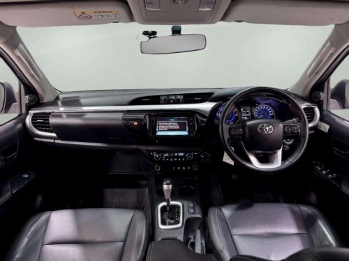 2020-toyota-hilux-revo-2-8-g-4wd-1a0029-slide-thumbnail-3