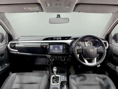 2021-toyota-hilux-revo-2-4-z-edition-mid-1n0060-slide-thumbnail-4