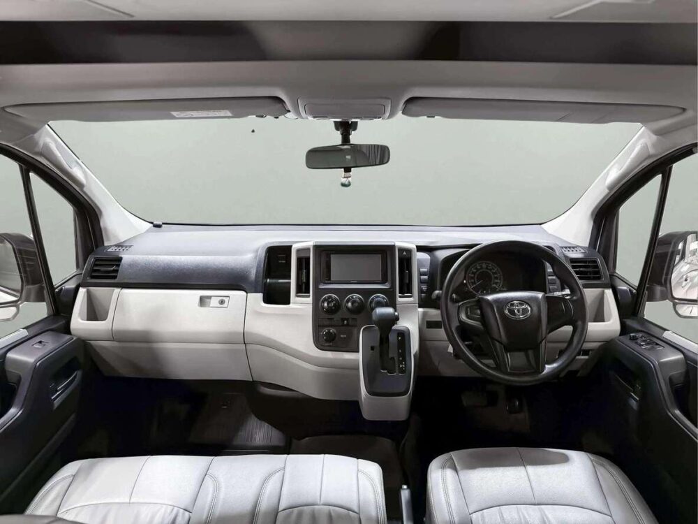2020 TOYOTA COMMUTER 2.8  [1T0001] - 5