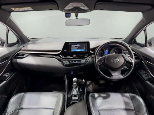 2018-toyota-c-hr-1-8-mid-1s1310-slide-thumbnail-4