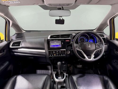 2015-honda-jazz-1-5-sv-1t0019v-slide-thumbnail-3