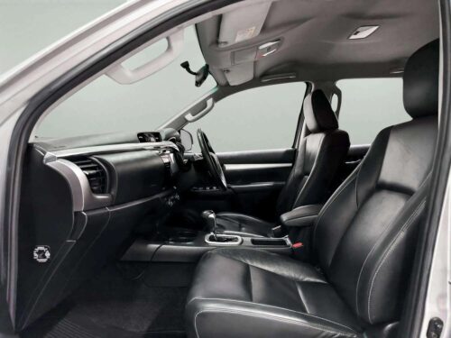 2019-toyota-hilux-revo-2-8-g-4wd-1s1273-slide-thumbnail-4