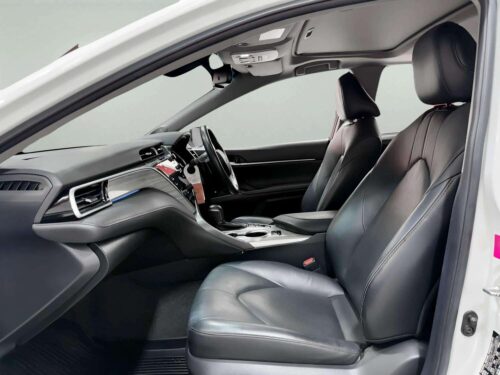 2019-toyota-camry-2-5-hybrid-premium-1p2631-slide-thumbnail-5