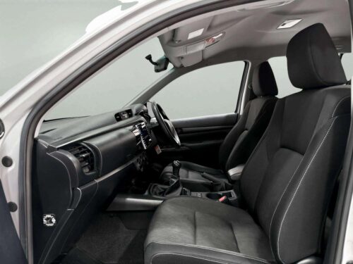 2018-toyota-hilux-revo-2-4-j-plus-1p2621v-slide-thumbnail-5