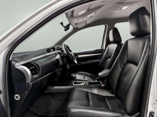2022-toyota-hilux-revo-2-4-z-edition-mid-1c0062-slide-thumbnail-5