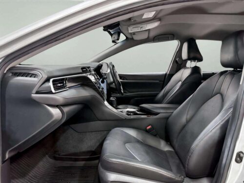 2020-toyota-camry-2-0-g-1s1284-slide-thumbnail-4