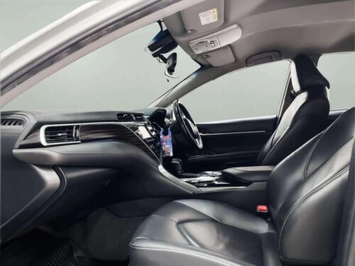 2020-toyota-camry-2-0-g-1d0019-slide-thumbnail-5