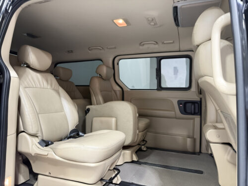 2018-hyundai-h-1-2-5-elite-1s1277v-slide-thumbnail-6