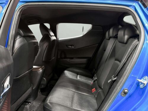 2019-toyota-c-hr-1-8-hv-hi-1s1271-slide-thumbnail-5