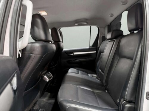 2020-toyota-hilux-revo-2-8-g-4wd-1a0029-slide-thumbnail-5