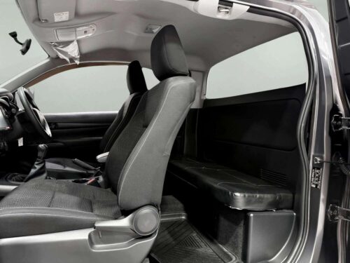 2024-toyota-hilux-revo-2-4-z-edition-entry-1c0060-slide-thumbnail-5