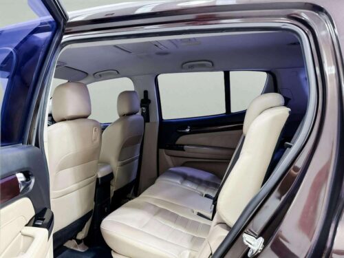 2017-isuzu-mu-x-3-0-dvd-navi-4x4-1p2590-slide-thumbnail-6