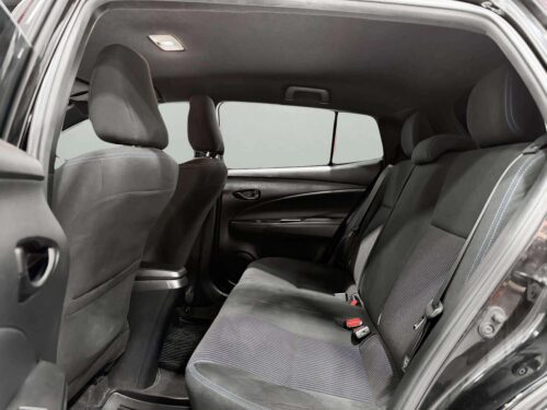 2018-toyota-yaris-1-2-e-1n0076-slide-thumbnail-6