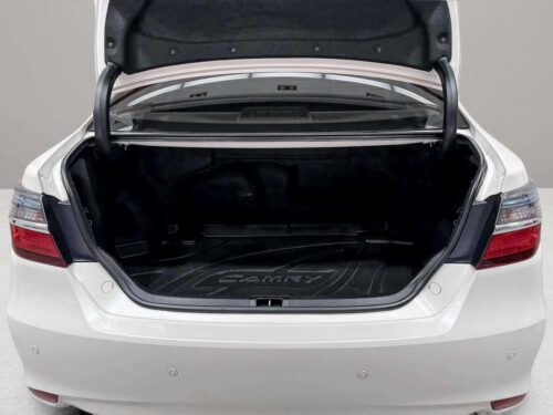 2015-toyota-camry-2-5-hybrid-premium-1p2606v-slide-thumbnail-7