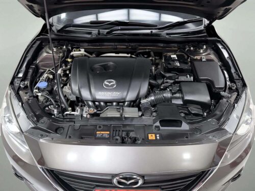2015-mazda-3-2-0-c-sports-1t0025v-slide-thumbnail-8