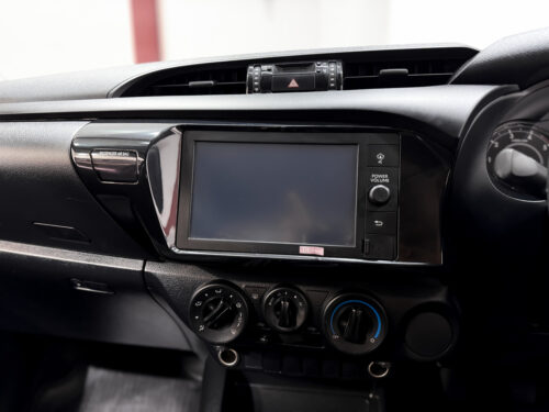 2024-toyota-hilux-revo-2-4-z-edition-entry-1c0060-slide-thumbnail-9