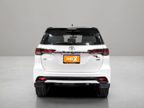 2017-toyota-fortuner-2-8-trd-sportivo-4wd-1p2660-slide-thumbnail-2